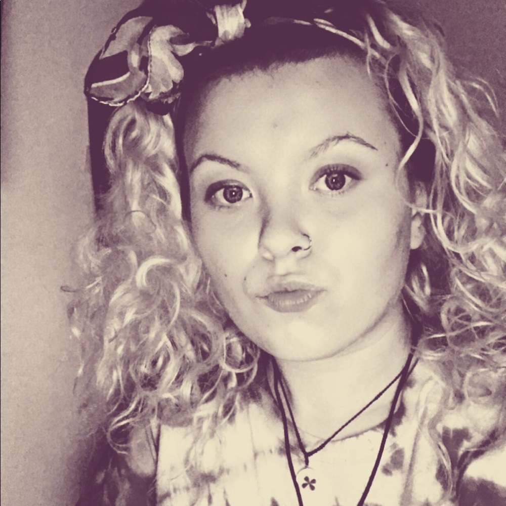 Meet your Posher, Gemma  clare